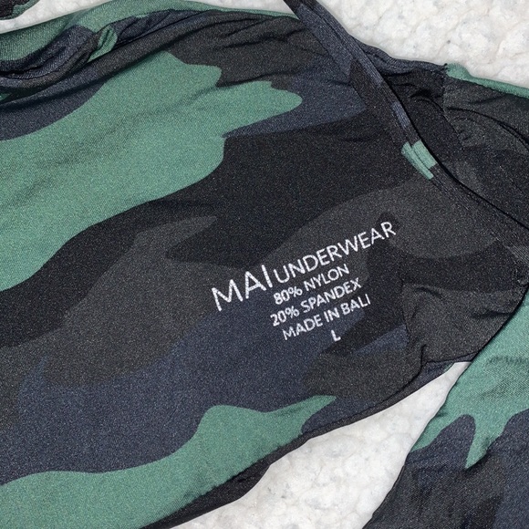 SOLD 👀 MAI SWIM NIGHT CAMO SET - Picture 2 of 3